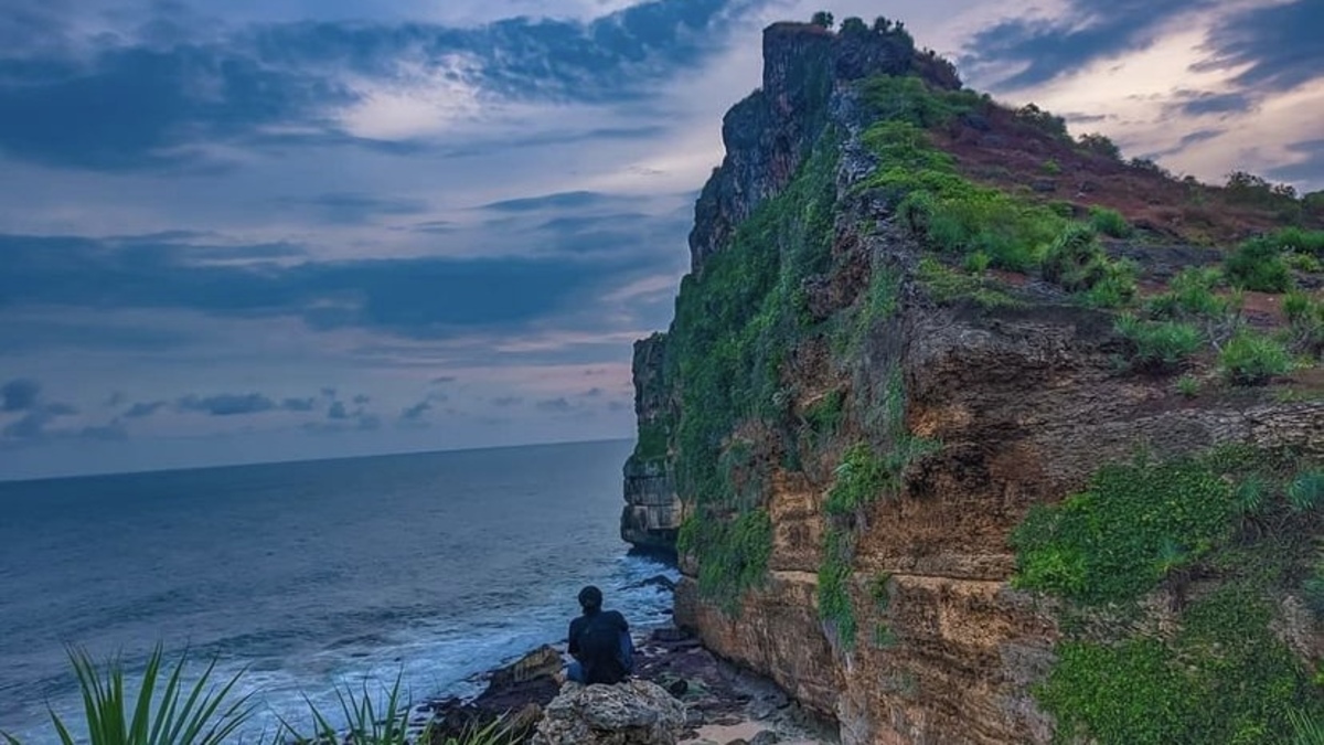 Pantai Karang Payung Wonogiri Surga Tersembunyi Yang Menyimpan