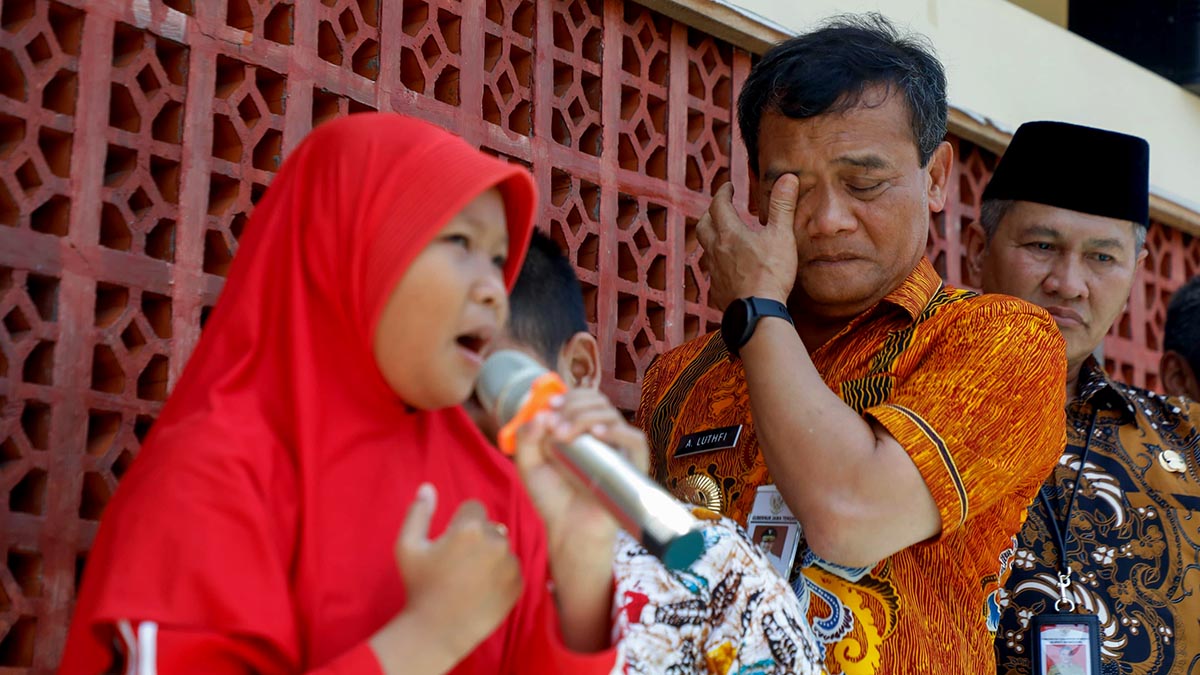 Rindu Cahaya Najwa Bikin Ahmad Luthfi, Gubernur Jateng Ini Teteskan Air Mata