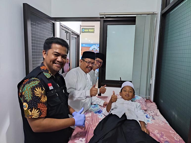 Peringati HUT ke-47, Perumda Air Minum Tirta Aji Gelar Sunatan Massal