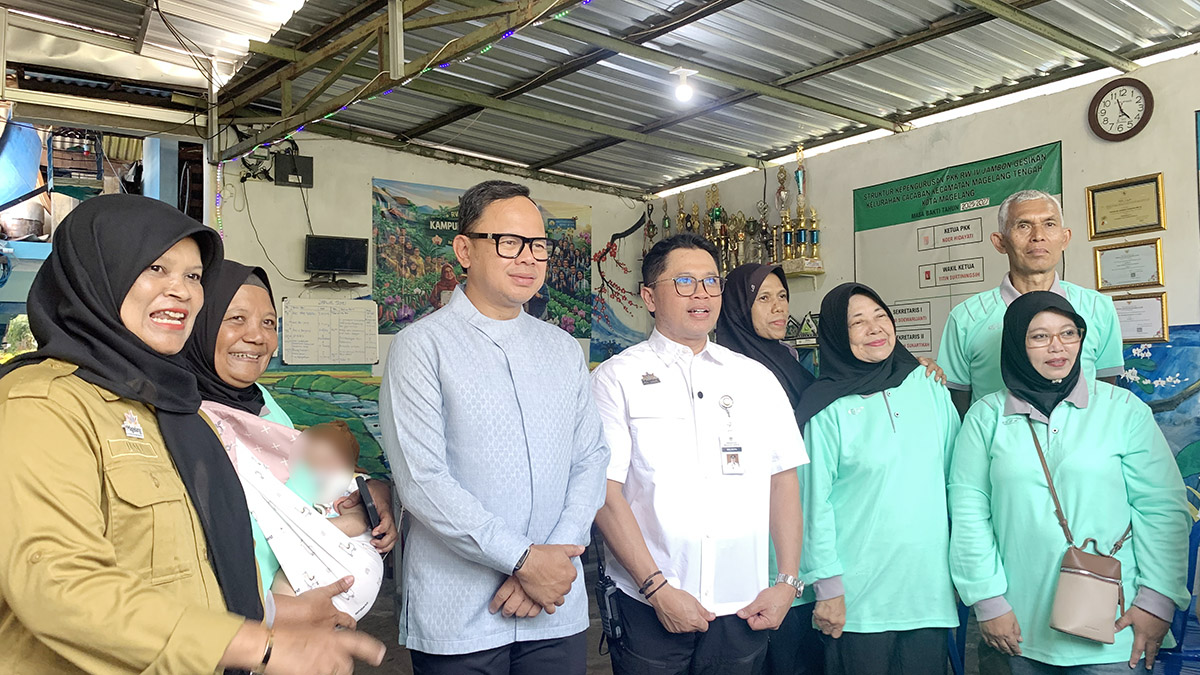 Tinjau Pengelolaan Lingkungan, Wamendagri Apresiasi Keberhasilan Kampung Bersemi Jambon Gesikan Kota Magelang