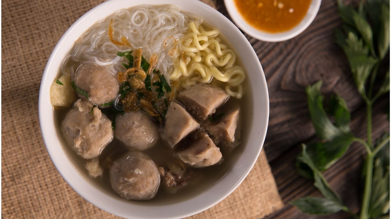 5 Rekomendasi Bakso Legendaris Magelang yang Nikmatnya bikin Kamu Ketagihan!