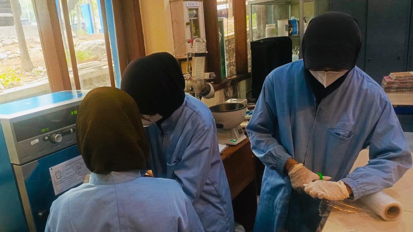 Inovasi Sunblock Bebas White Cast, Kolaborasi UNS dan Industri Lahirkan Hydramax V-Sunblock