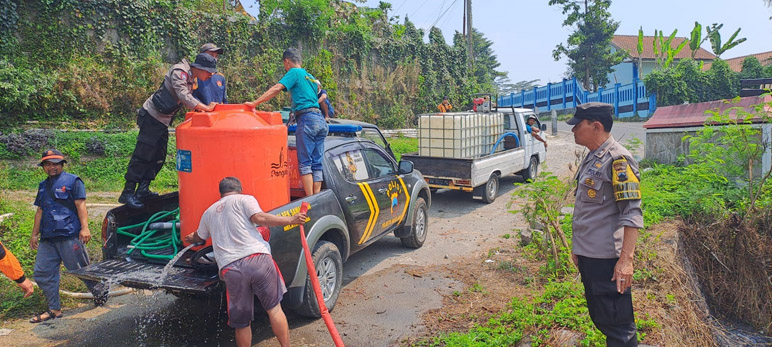Kekeringan, Dusun Babadan Sawangan Disuplai 7.400 Liter Air Bersih