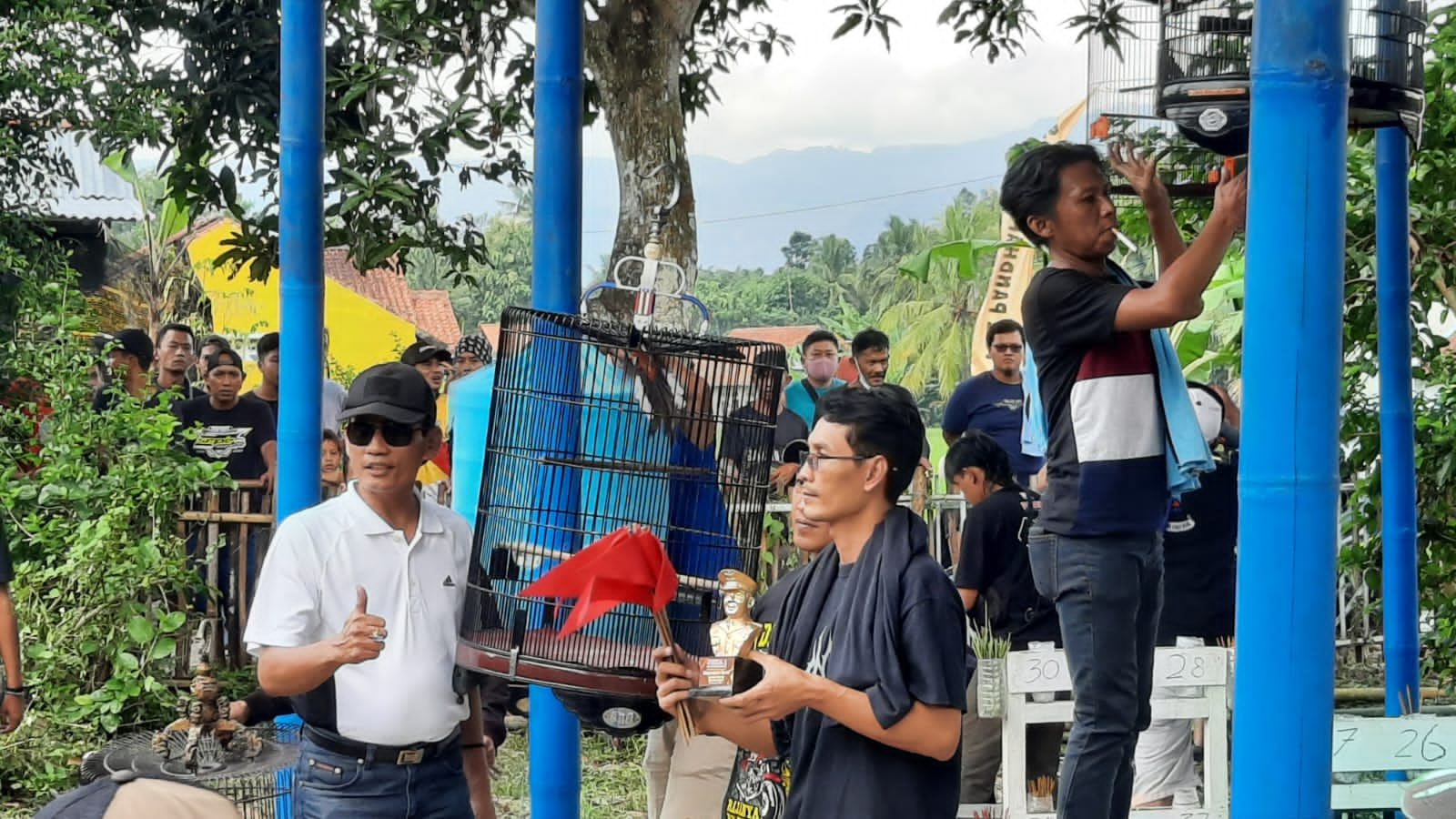 Ratusan Penggemar Burung Kicau di Purworejo Rayakan HUT Bhayangkara