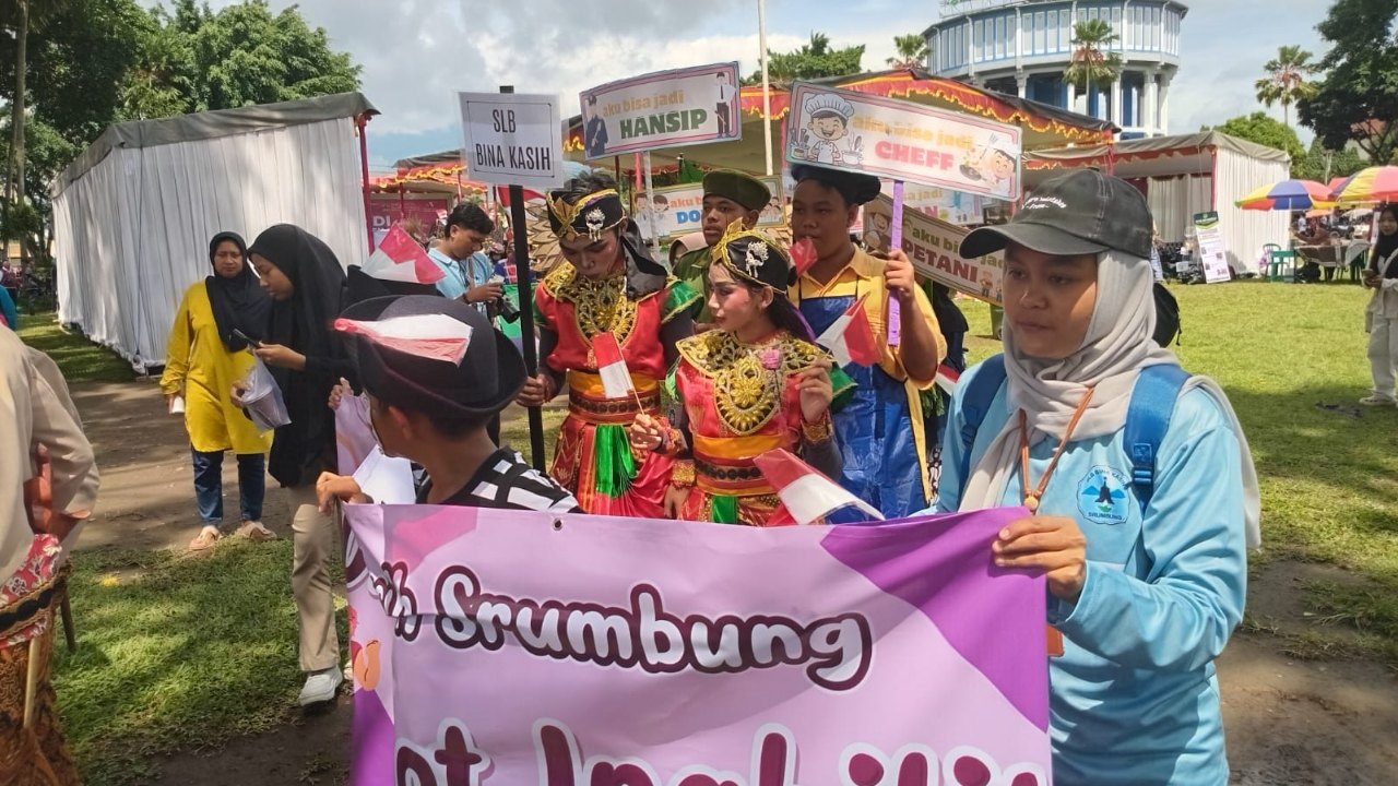 Siswa Difabel se-Kedu Raya Peringati Hari Disabilitas di Kota Magelang