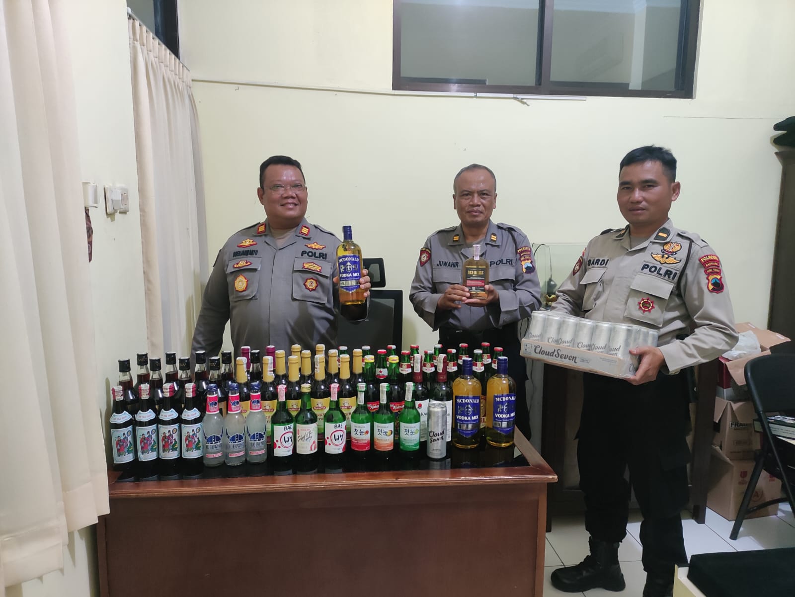 Polresta Magelang Sita 37 Botol dan 25 Kaleng Miras Saat Razia Kamtibmas