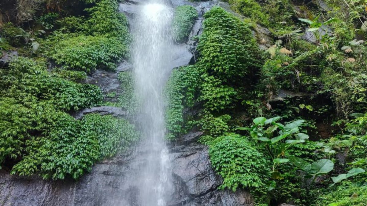 Menemukan Keindahan Tersembunyi: Eksplorasi Air Terjun Semirang di Ungaran