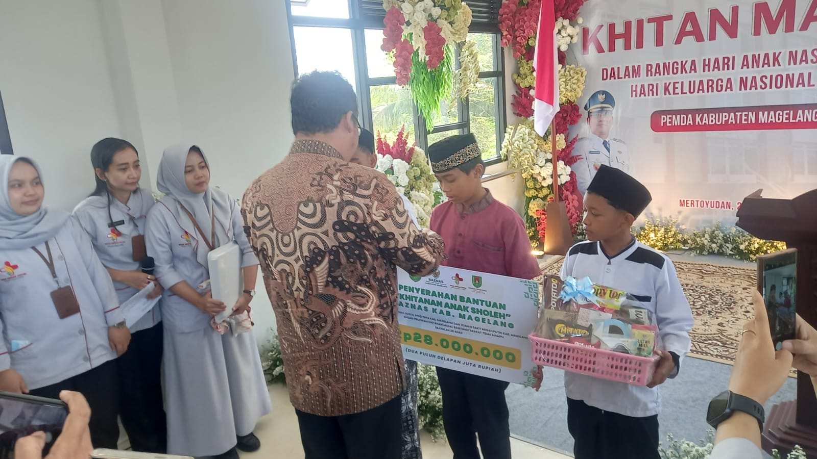 Tak Rasakan Sakit, Melihat Keceriaan Khitan Gratis Anak Yatim di Kabupaten Magelang