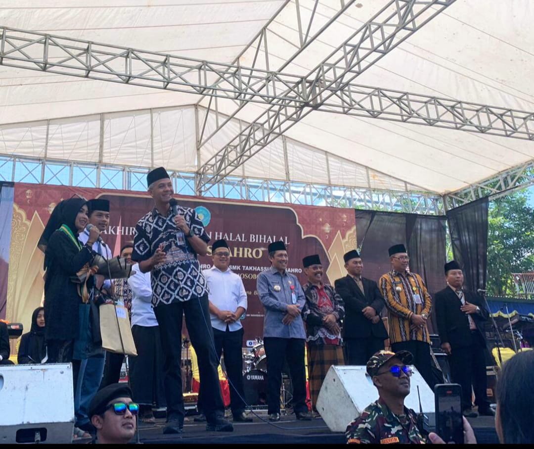 Datang ke Acara Wisuda di Wonosobo, Ganjar: Jangan Berhenti Sekolah