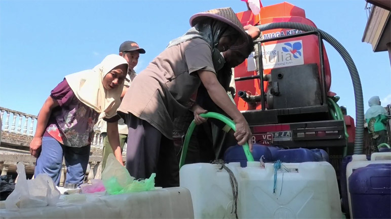 Desa di Lereng Sumbing Mulai Kekeringan, BPBD Temanggung Dropping Air Bersih 