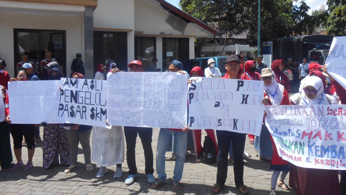 Digusur, PKL Borobudur Gelar Aksi Demo Tuntut Hak dan Keadilan