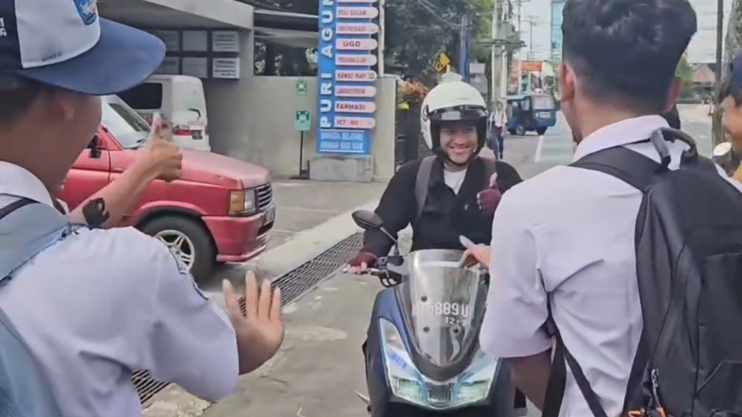 Aksi Heroik Pelajar Kota Magelang, Bantu Polisi Tertibkan Pelanggar Lalu Lintas