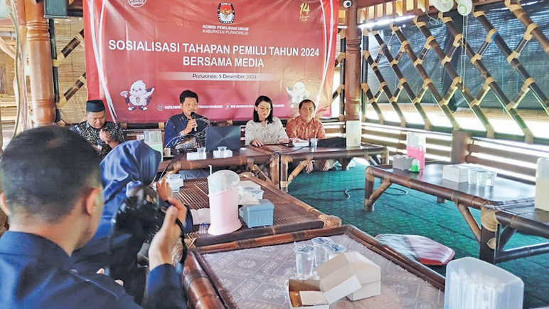 KPU Purworejo Ajak Awak Media Bantu Edukasi Pemilih Pemula