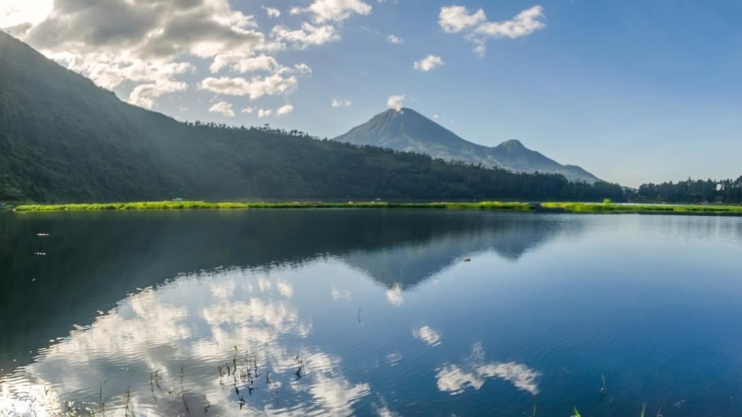 5 Wisata di Dataran Tinggi Dieng, Salah Satunya Kawah Lima Warna