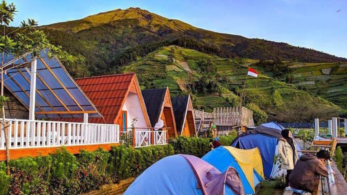 5 Spot Foto Instagramable Mangli Sky View, Foto Berlatar Gunung yang Sayang untuk Dilewatkan 