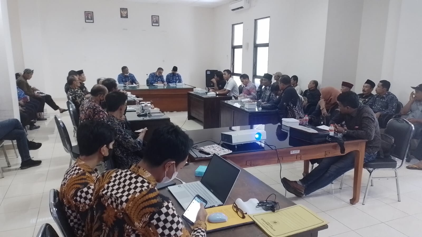 Warga Datangi Bupati Desak Pencairan Bantuan RTLH, Pemkab Purworejo Belum Punya Solusi