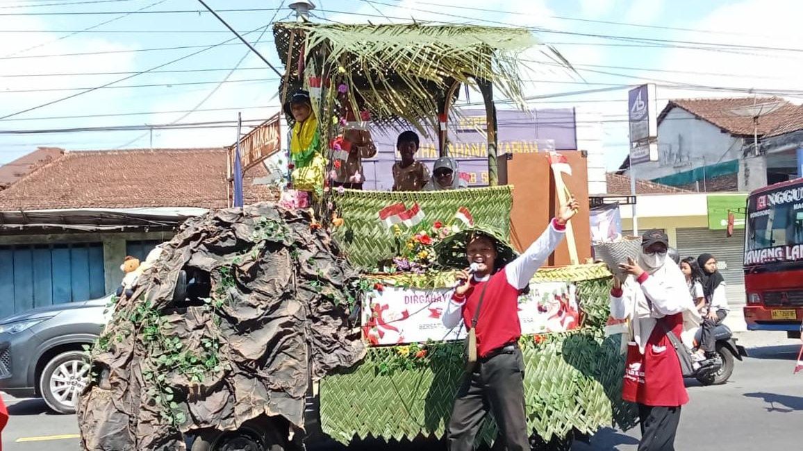 Nuansa Outbound Warnai Karnaval HUT RI ke-80 di Secang Kabupaten Magelang