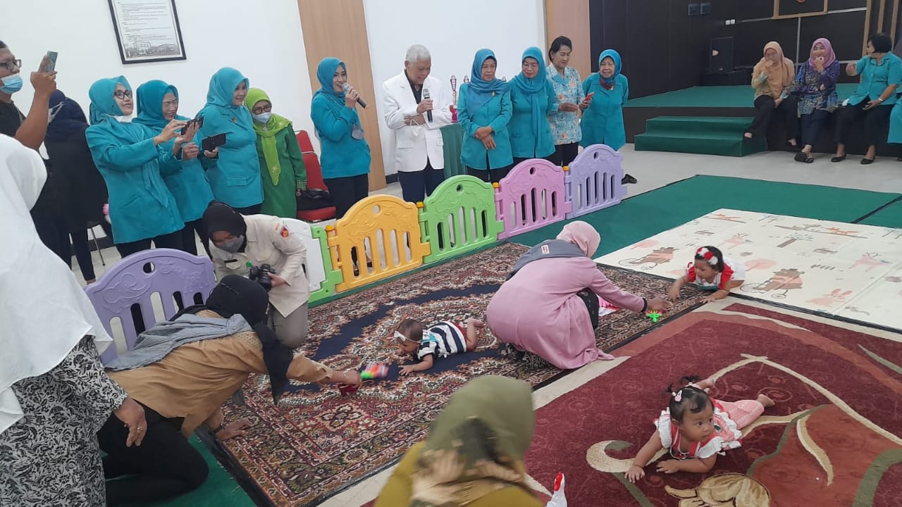 Peringati Hari Ibu, GOW Kota Magelang Gelar Lomba Balita Merangkak