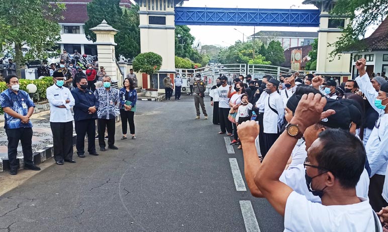 Penantian 5 Tahun Tanpa Hasil, Nasabah BKK Pringsurat Temanggung Kembali Berunjukrasa