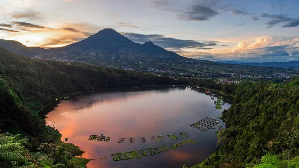 Pesona Keindahan Telaga Menjer di Wonosono yang Memikat Hati Para Pengunjung & Spot Foto yang Instagramable