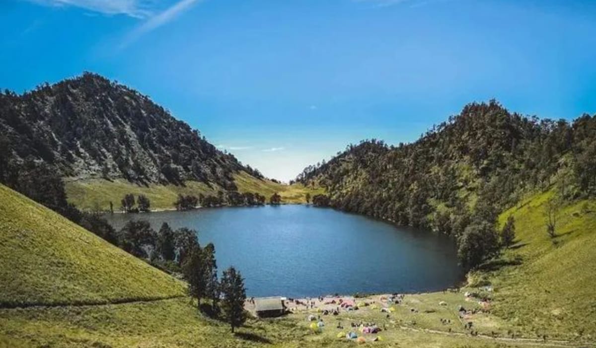 Ngga Kalah Indah! Dua Telaga Ini Disebut Sebagai Ranu Kumbolonya Jawa Tengah