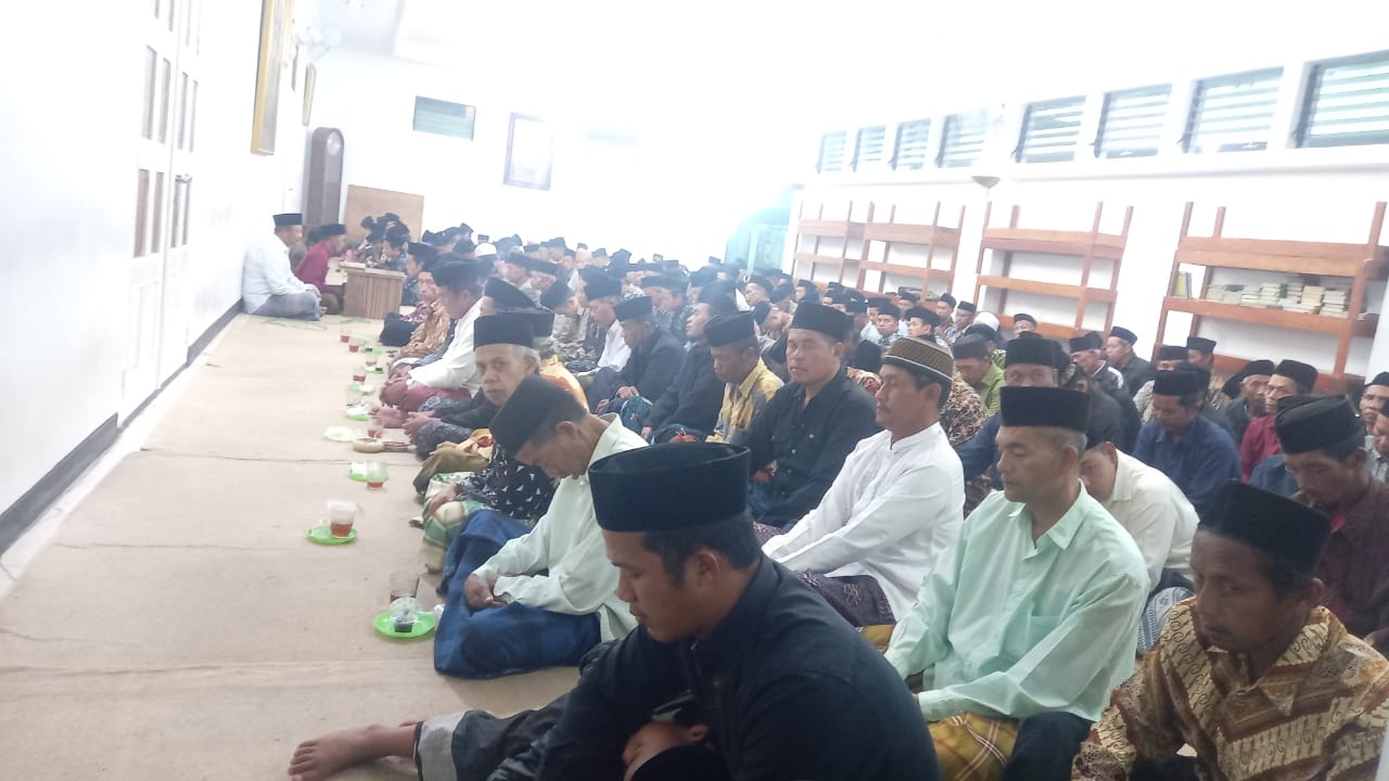 Puluhan Ribu Jamaah Padati Mujahadah di Ponpes Darussalam Muntilan Tiap Kamis Pahing