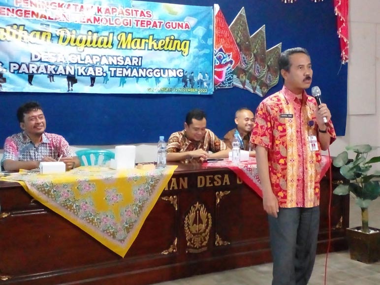 Pelaku UMKM di Desa Glapansari Temanggung Dilatih Digital Marketing