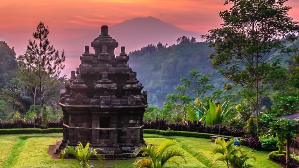 Indahnya Candi Selogriyo, Candi di Atas Bukit Sukorini Windusari yang Menawan