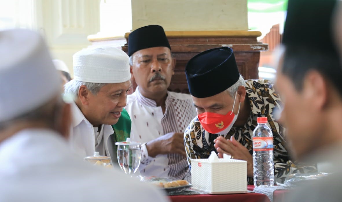 Lagu Cinta Kyai Chalwani Nawawi untuk Ganjar