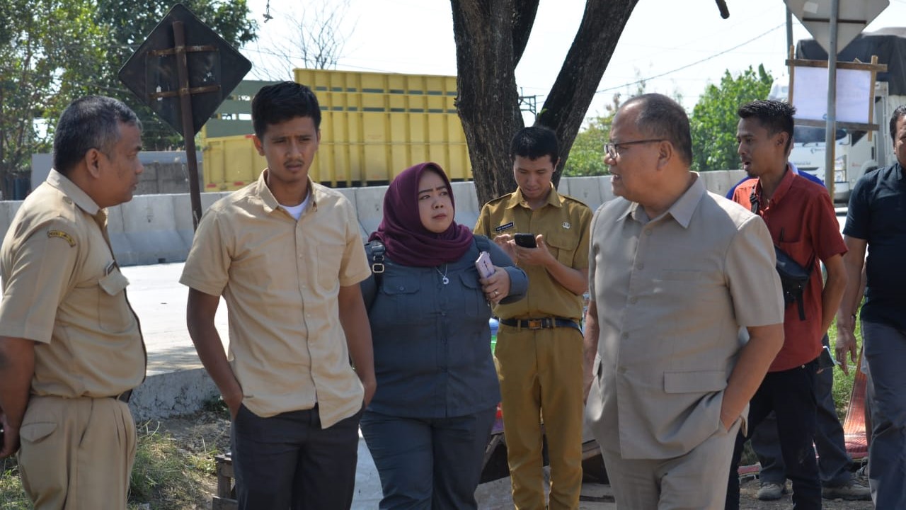 Warga Pagerbarang Tegal Curhat ke DPRD Soal Infrastruktur Jalan