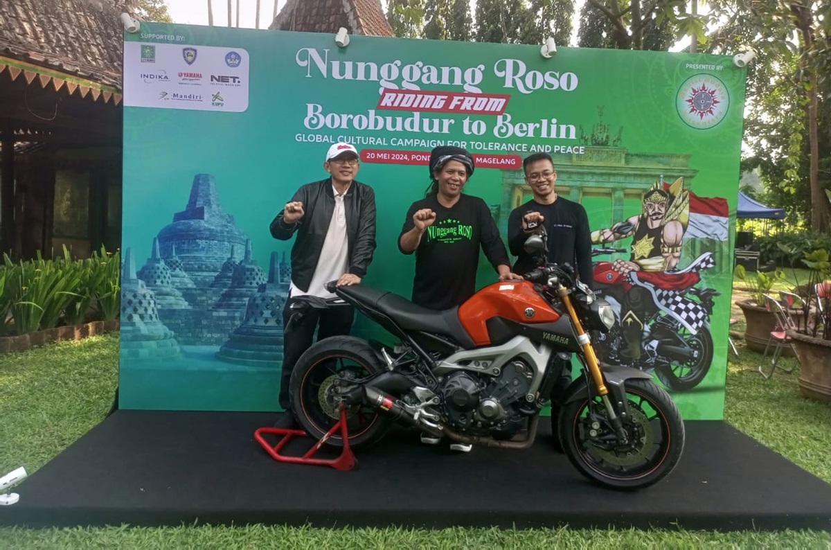 Bawa Misi Kebudayaan Indonesia, Gus Paox Iben Berpetualang dari Borobudur ke Berlin dengan Yamaha MT-09 