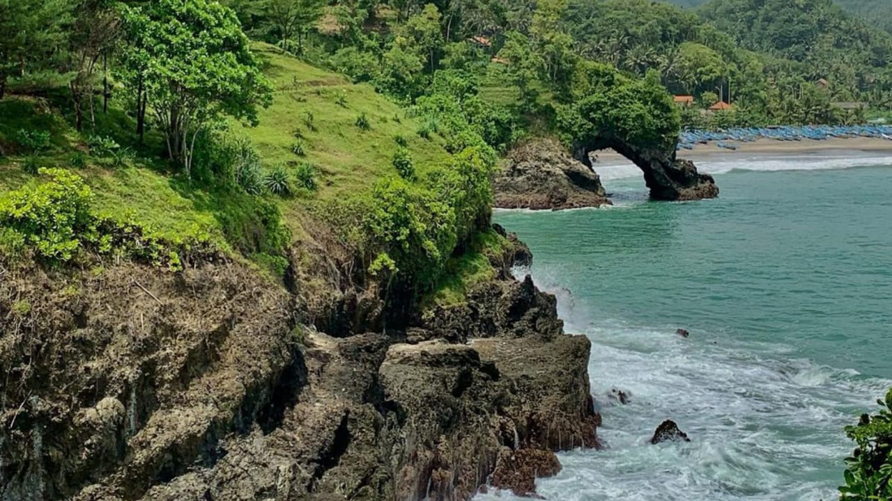 Cuma Bayar 10 Ribu Bisa Keliling 3 Pantai Sekaligus? Dimana Lagi Kalau Bukan Kawasan Wisata Lampon Kebumen!