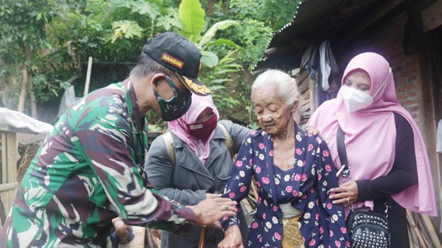 Kodim Purworejo Bangun Rumah Tak Layak Milik Lansia