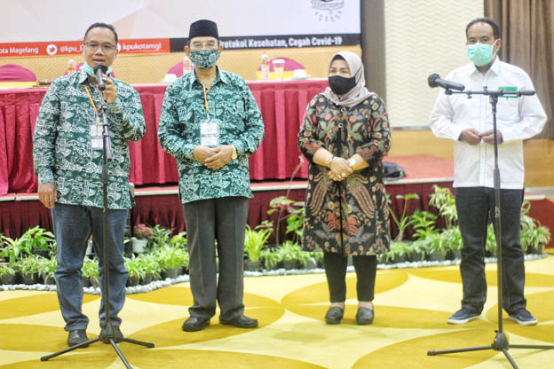 dr Aziz-KH Mansyur Resmi Ditetapkan Walikota dan Wakil Walikota Magelang