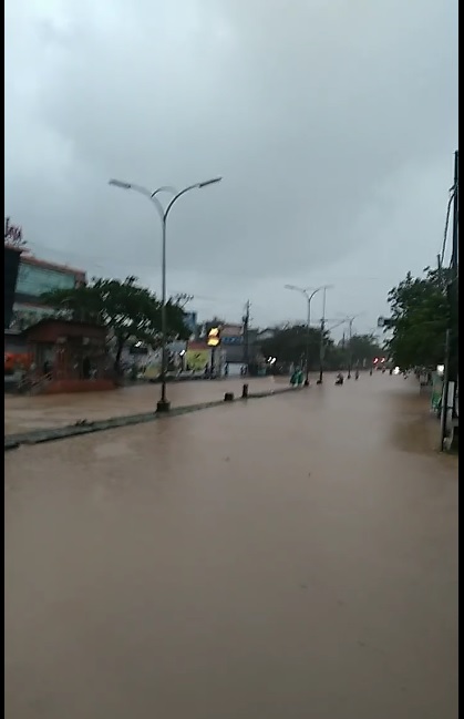 Semarang Dikepung Banjir