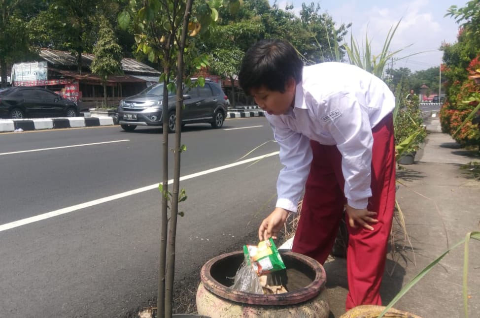 Jaga Lingkungan, MI Muhammadiyah Blondo Gulirkan LISA