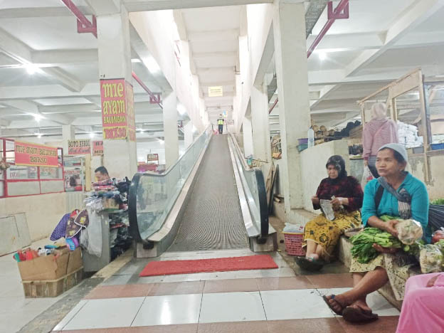 Dukung Gerakan “Jawa Tengah di Rumah Saja”, PemkabTemanggung Batasi Pasar Buka hingga Pukul 12.00