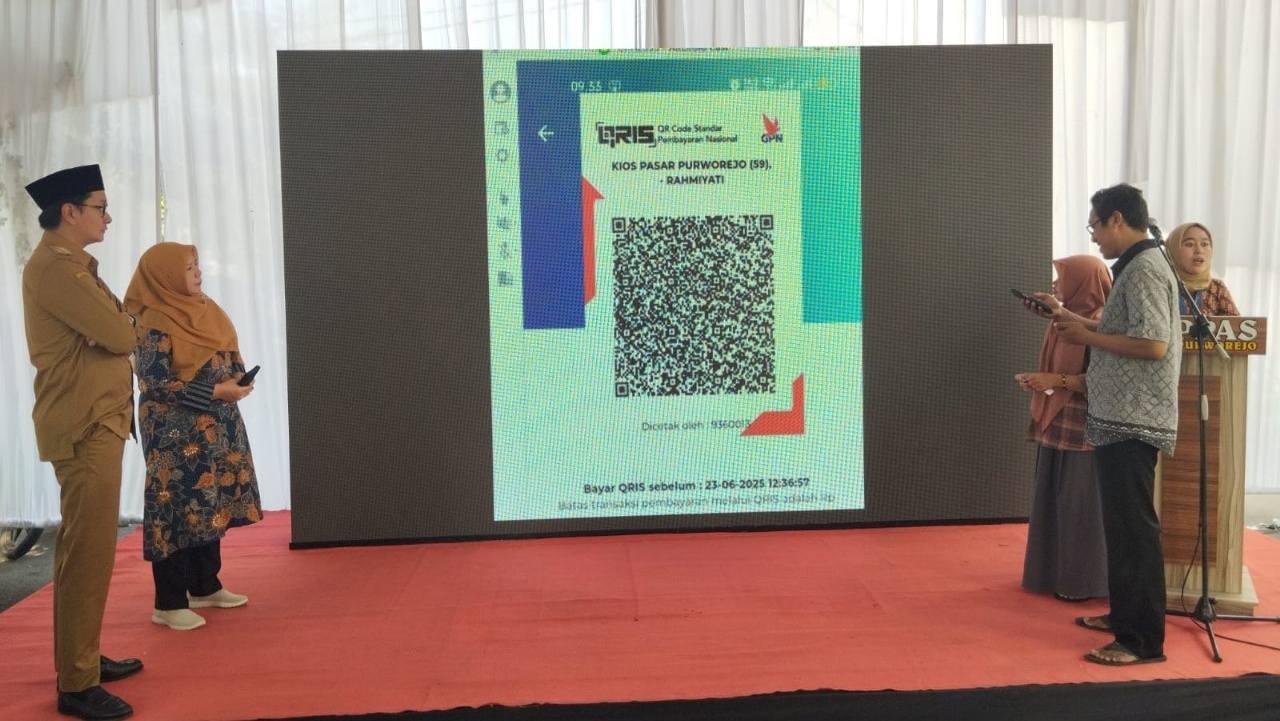 Purworejo Dorong Pedagang Pasar Gunakan QRIS untuk Pembayaran Retribusi Pasar yang Lebih Transparan