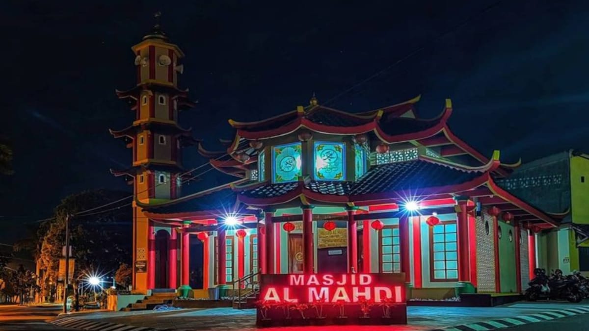 Masjid Al-Mahdi Magelang, Keunikan Arsitektur Khas Tionghoa yang Mirip Klenteng!