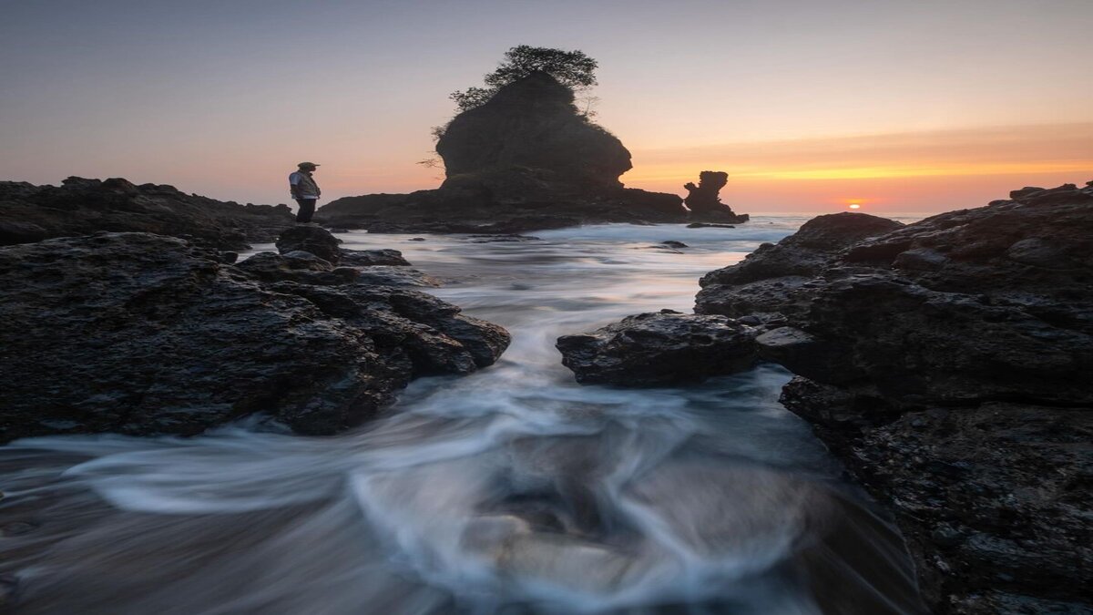 Menikmati Pantai Tersembunyi Surga Dunia Low Budget, Cuma Rp 5 Ribu di Kebumen!