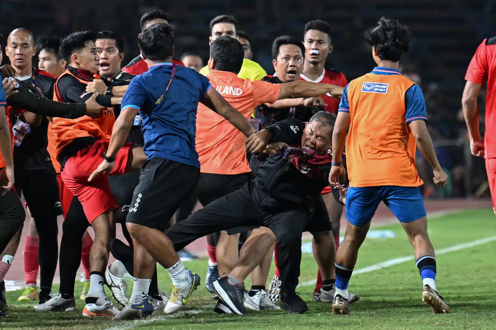 Kombes Pol Sumardji Jadi Sasaran Pemukulan Official Thailand saat Insiden Selebrasi Gol