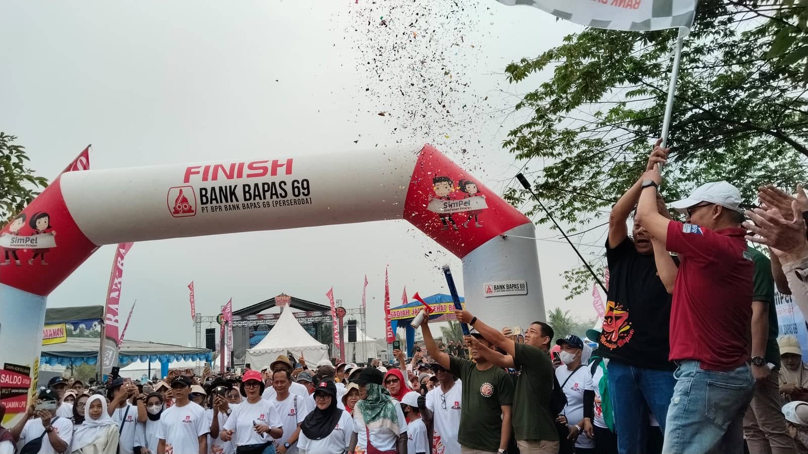 11.000 Peserta Ramaikan Jalan Sehat Bank Bapas 69 Magelang, Lima Warga Bawa Pulang Mobil