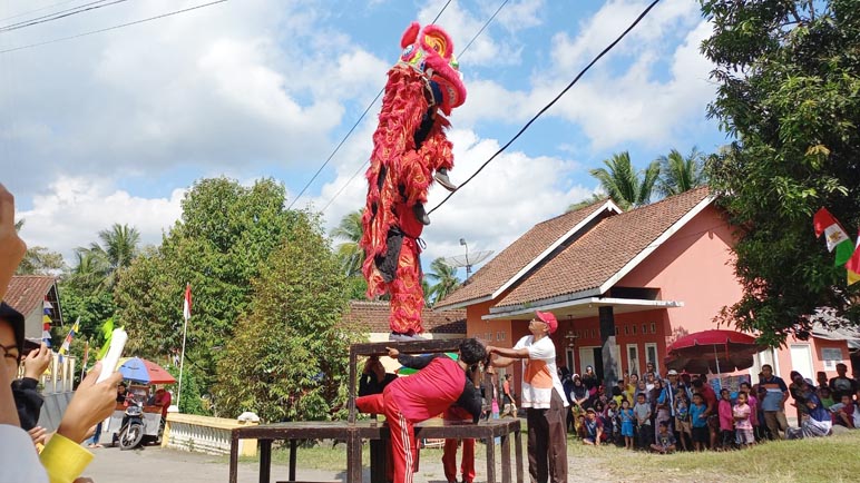 Unik! Desa di Purworejo Ini Peringati Hari Kemerdekaan Gelar Atraksi Barongsai 