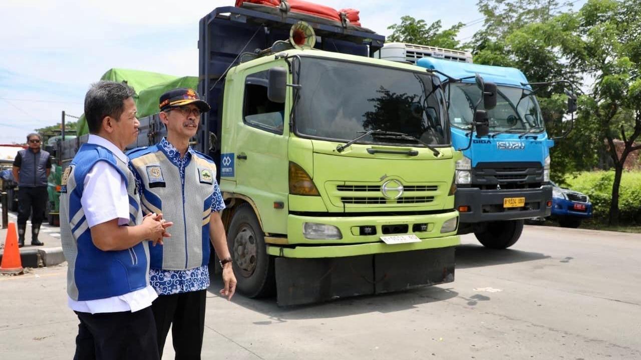 Kemacetan di Jalur Pantura Demak–Semarang Mulai Terurai, Usai Petugas Atur Lalin