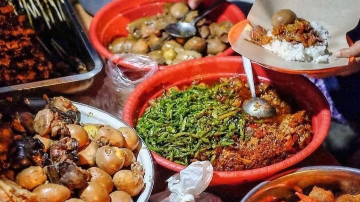 Lezatnya Gudeg Mercon Bu Tinah Kuliner Khas  Yogyakarta, Pecinta Pedas Wajib Coba!
