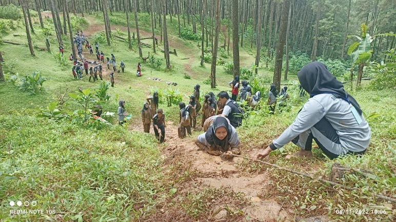 Puluhan Siswa SMK Digembleng Kepemimpinan di Hutan Pinus