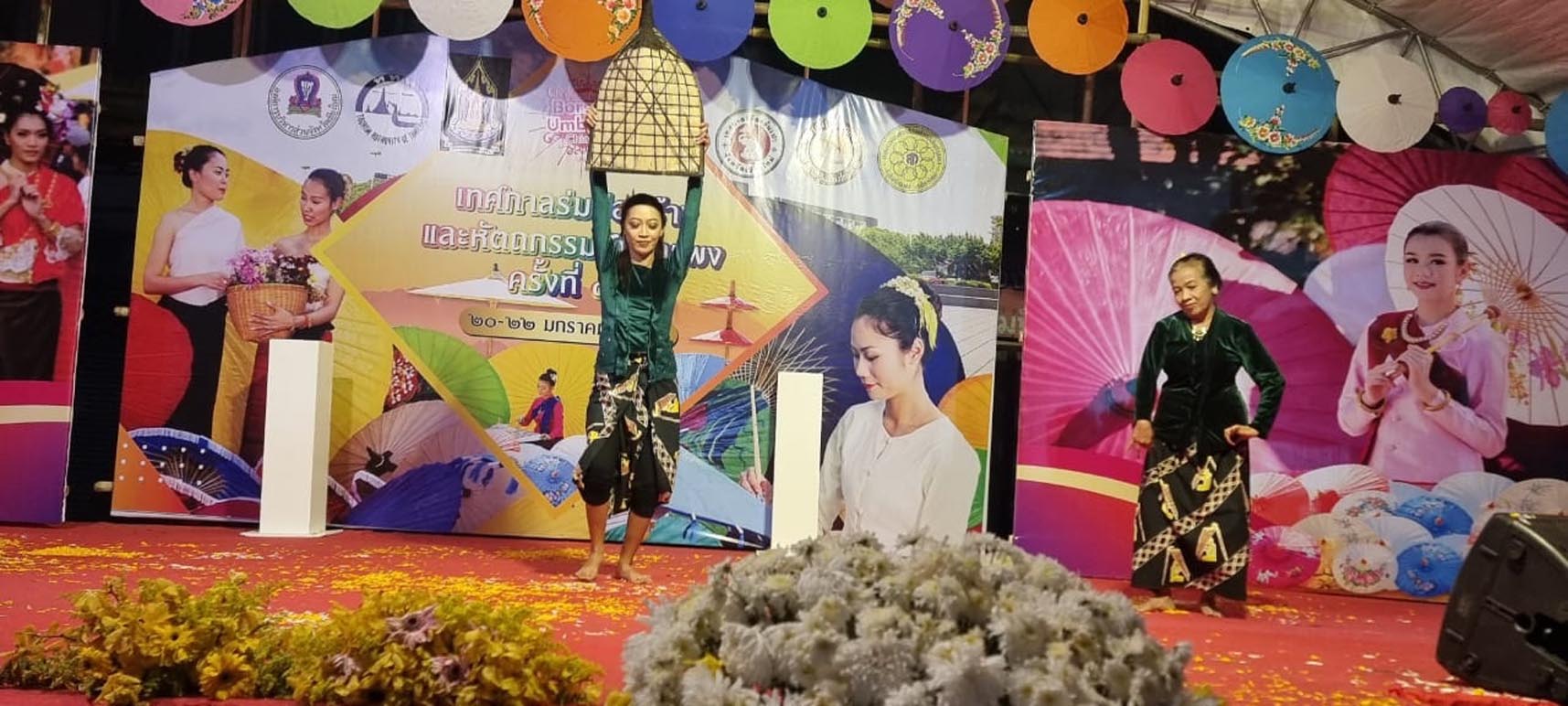 Keren! Bundengan dan Lengger Wonosobo Tampil Memiakau di Borsang Umbrella Festival Thailand