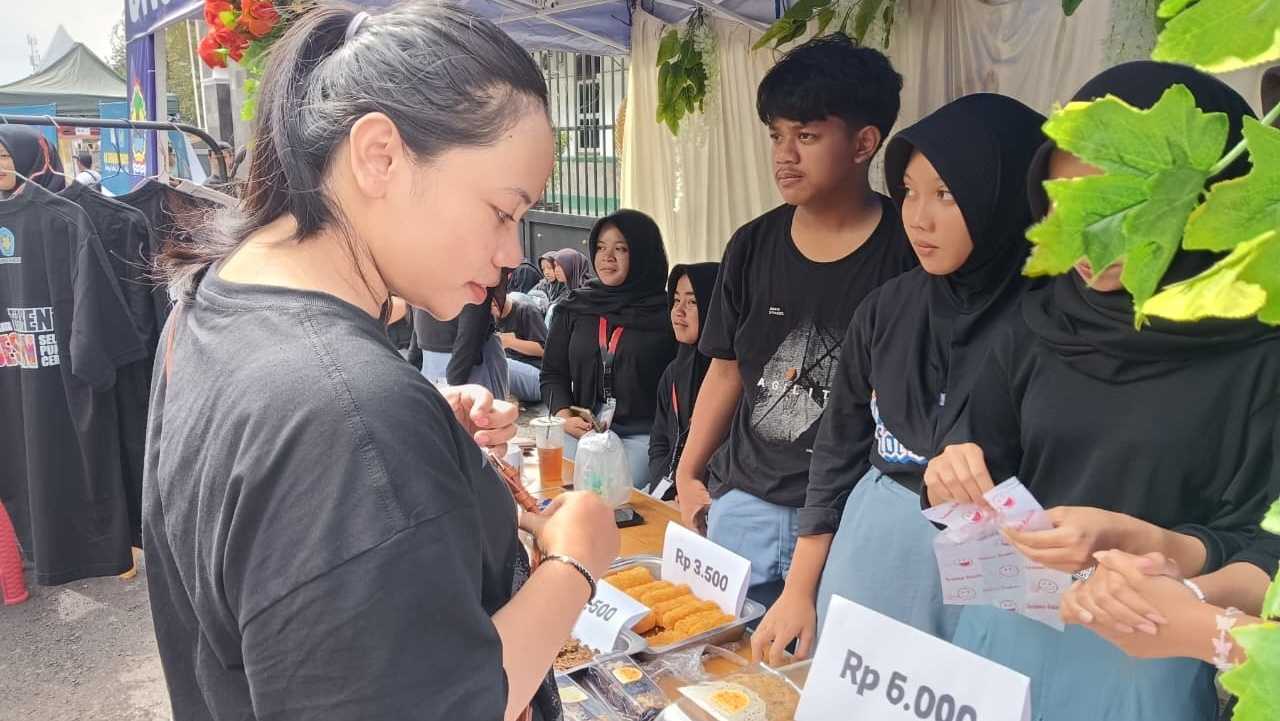 Siswa SMK Negeri Pringsurat Pamerkan Produk Kreatif di CFD Rindam IV Diponegoro Magelang