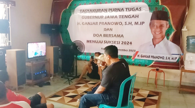 Saksikan Deklarasi dan Pendaftaran ke KPU Lewat TV, Keluarga dan Relawan Ganjar Pranowo di Purworejo Lega