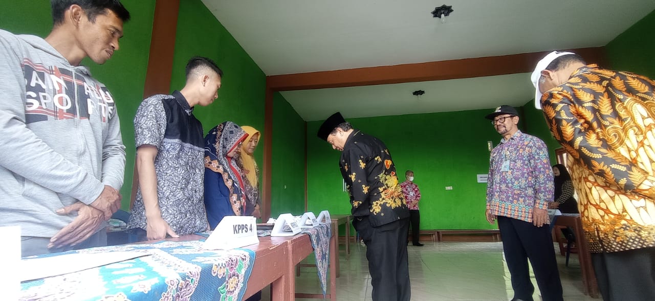 Pantau TPS di Watumalang Wonosobo, Wabup Singgung Integritas Petugas